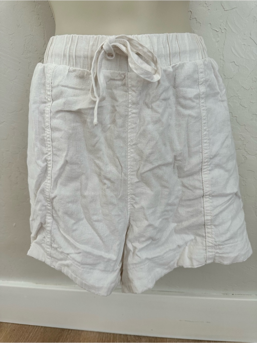 Universal Thread White High Rise Linen Pull-On Shorts. Size Large - Picture 5 of 11